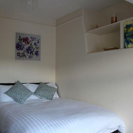John St Town House - Self Catering - Guesthouse Style - Great Value Family And Double Rooms 沃金顿 外观 照片
