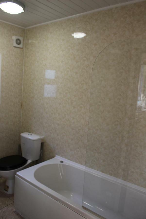John St Town House - Self Catering - Guesthouse Style - Great Value Family And Double Rooms 沃金顿 外观 照片